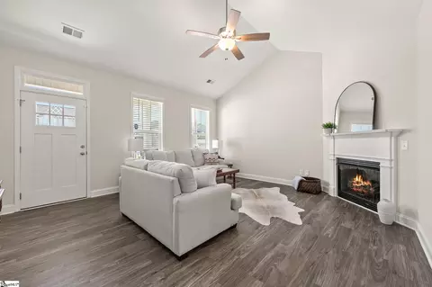 Entry Way - 829 Judah Dr, Moore, SC 29369 photo 3 of 6