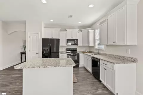 Kitchen - 829 Judah Dr, Moore, SC 29369 photo 1 of 3