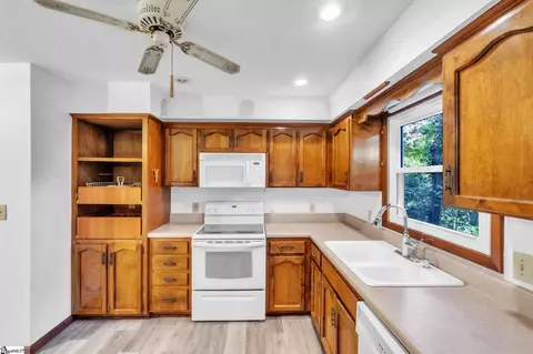 Kitchen - 145 W Celestial Dr, Greer, SC 29651 photo 2 of 3