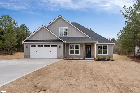 281 Pine Hills Rd, Woodruff, SC 29388