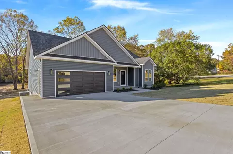 Exterior - 207 Timberlane Rd, Greer, SC 29651 photo 3 of 4