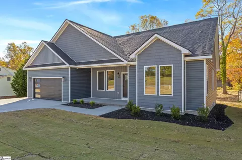 207 Timberlane Rd, Greer, SC 29651
