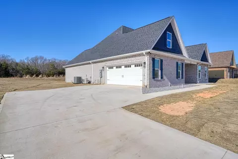760 Ruby Golightly Dr, Inman, SC 29349 photo 4