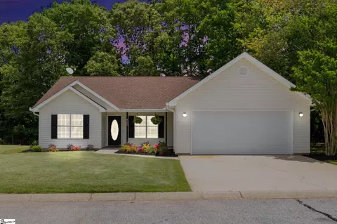 400 Hill Ln, Mauldin, SC 29662