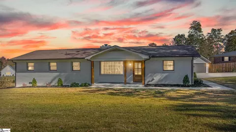 824 Cumberland Dr, Greer, SC 29651