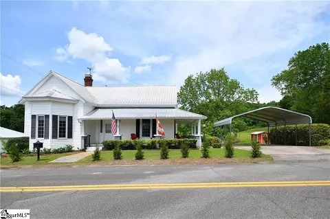 136 Harbert Park Cir, Westminster, SC 29693