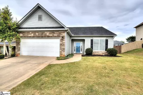 10 Harwick Ct, Easley, SC 29642