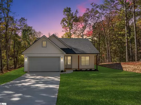 106 Cub Ct, Westminster, SC 29693