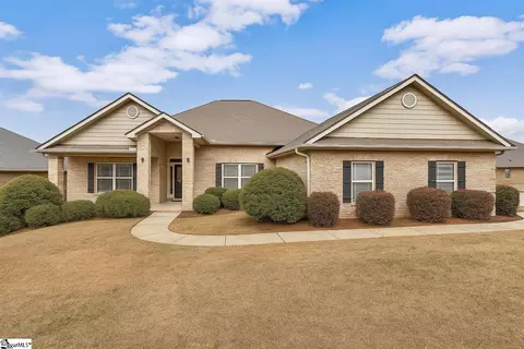 200 Ducktrap Ct, Simpsonville, SC 29681