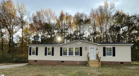 162 Pleasant Cove Dr, Woodruff, SC 29388