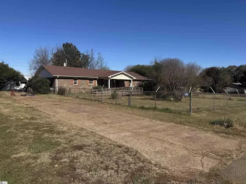 403 Sherard Rd, Belton, SC 29627