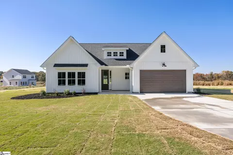 95 Henderson Rd, Gray Court, SC 29645