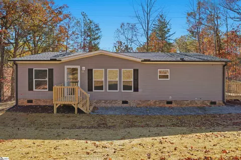 119 Ridgedale Rd, Six Mile, SC 29682