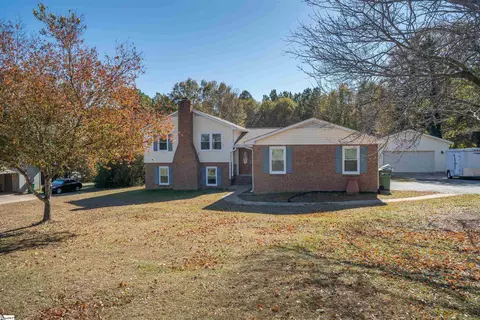 209 N Hill Dr, Boiling Springs, SC 29316