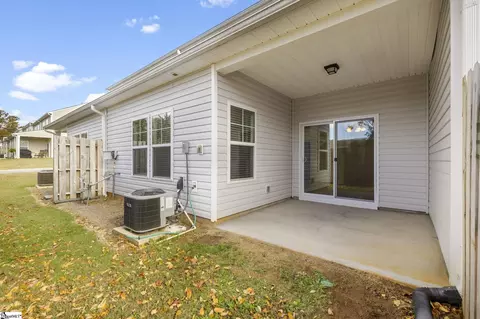 Exterior - 4 Sabine Leaf Ct, Greer, SC 29650 photo 4 of 5