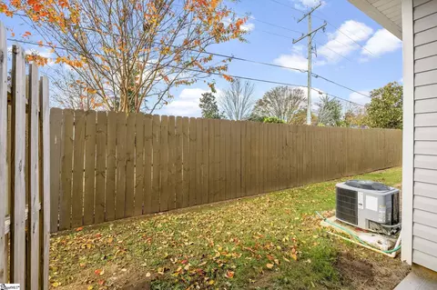 Exterior - 4 Sabine Leaf Ct, Greer, SC 29650 photo 5 of 5