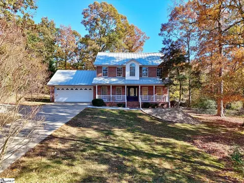 415 Grady Dr, Inman, SC 29349