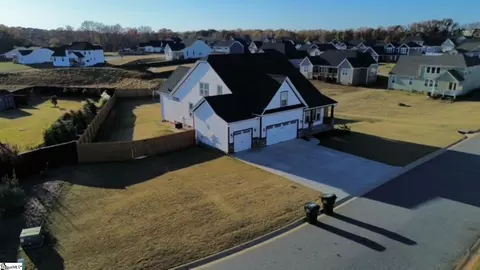 774 Amherst Glen Dr, Greer, SC 29651