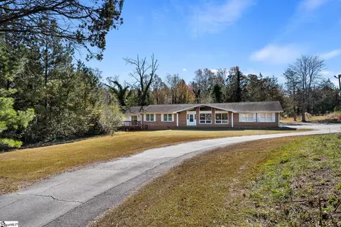 232 Nicholson Dr, Central, SC 29630 photo 2