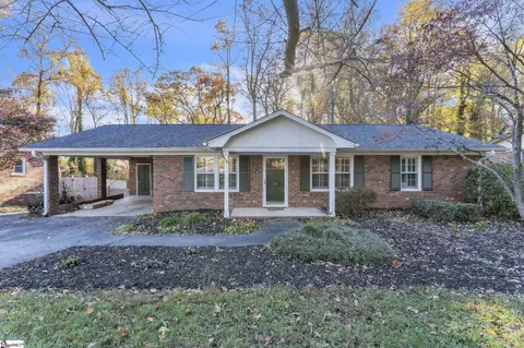 10 Trent Dr, Taylors, SC 29687
