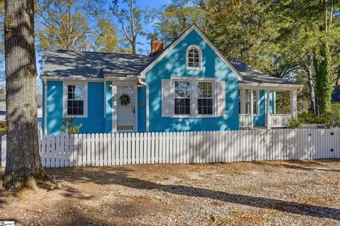 602 W Farley Ave, Laurens, SC 29360