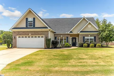570 Carey Dr, Greer, SC 29651