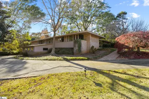 102 Stonehaven Dr, Greenville, SC 29607