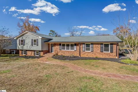 600 Sharondale Ct, Spartanburg, SC 29303