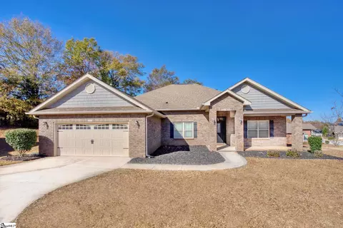 608 Hedgeapple Ln, Lyman, SC 29365