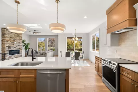Kitchen - 204 Tot Howell Rd, Greer, SC 29651 photo 3 of 3
