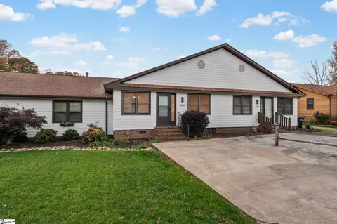 106 Sunningdale Ct, Easley, SC 29642