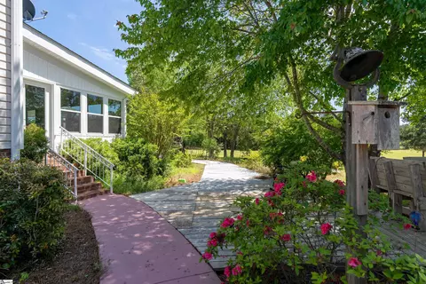 402 Nanaloo A Ave, Waterloo, SC 29384