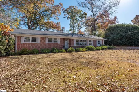 112 Dogwood Dr, Greer, SC 29651