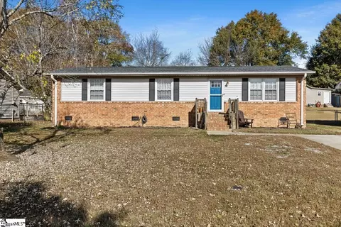 5 Stevenson Rd, Taylors, SC 29687