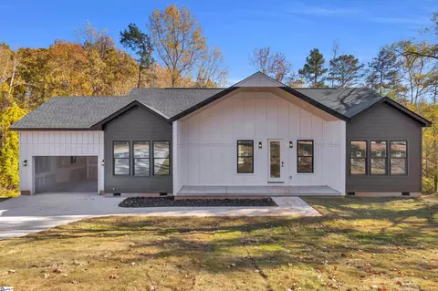 21 Shore Dr, Greenville, SC 29611
