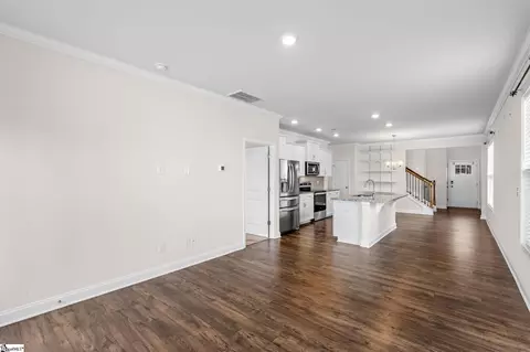 Living - 531 Yellow Fox Rd, Greer, SC 29650 photo 4 of 6