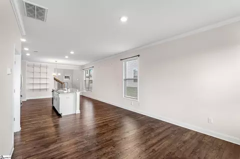 Living - 531 Yellow Fox Rd, Greer, SC 29650 photo 5 of 6