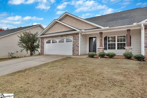 27 Hillsborough Dr, Anderson, SC 29621