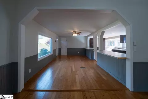Living - 209 Riverbluff Ext, Inman, SC 29349 photo 9 of 10