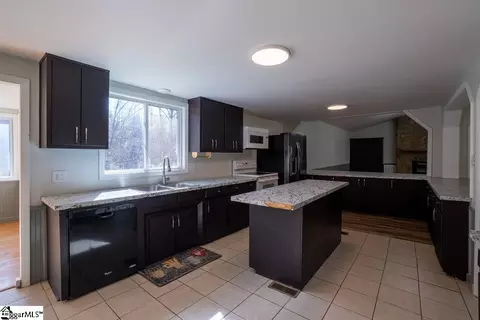 Kitchen - 209 Riverbluff Ext, Inman, SC 29349 photo 1 of 2