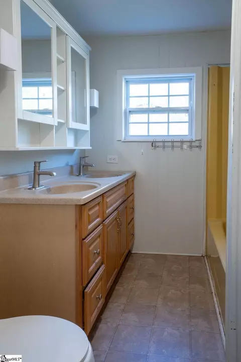 Bath - 209 Riverbluff Ext, Inman, SC 29349 photo 1 of 4