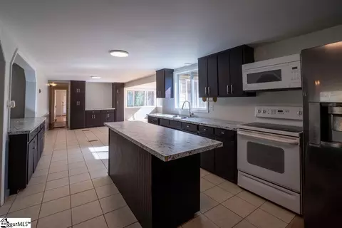 Kitchen - 209 Riverbluff Ext, Inman, SC 29349 photo 2 of 2