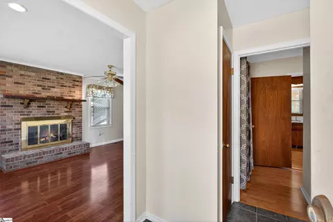 109 Edgewood Ave, Easley, SC 29640 photo 2