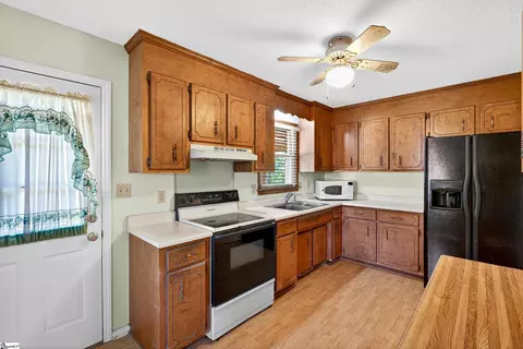 109 Edgewood Ave, Easley, SC 29640 photo 9