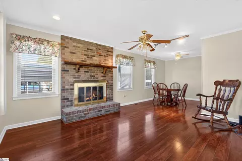 109 Edgewood Ave, Easley, SC 29640 photo 4
