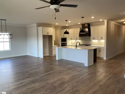 85 Boggs Rd, Pelzer, SC 29669 photo 4