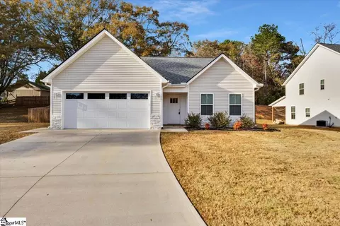 744 S Bomar Ave, Landrum, SC 29356