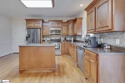 Kitchen - 116 Royal Dr, Williamston, SC 29697 photo 3 of 5