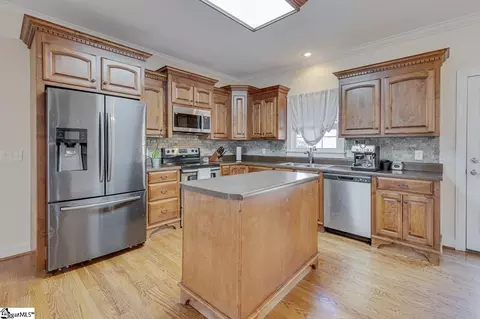 Kitchen - 116 Royal Dr, Williamston, SC 29697 photo 2 of 5