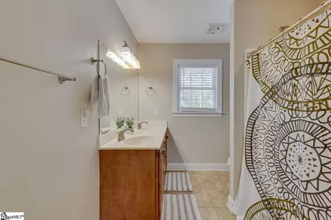 Bath - 116 Royal Dr, Williamston, SC 29697 photo 4 of 5